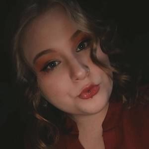 Meet your Posher, Chloe